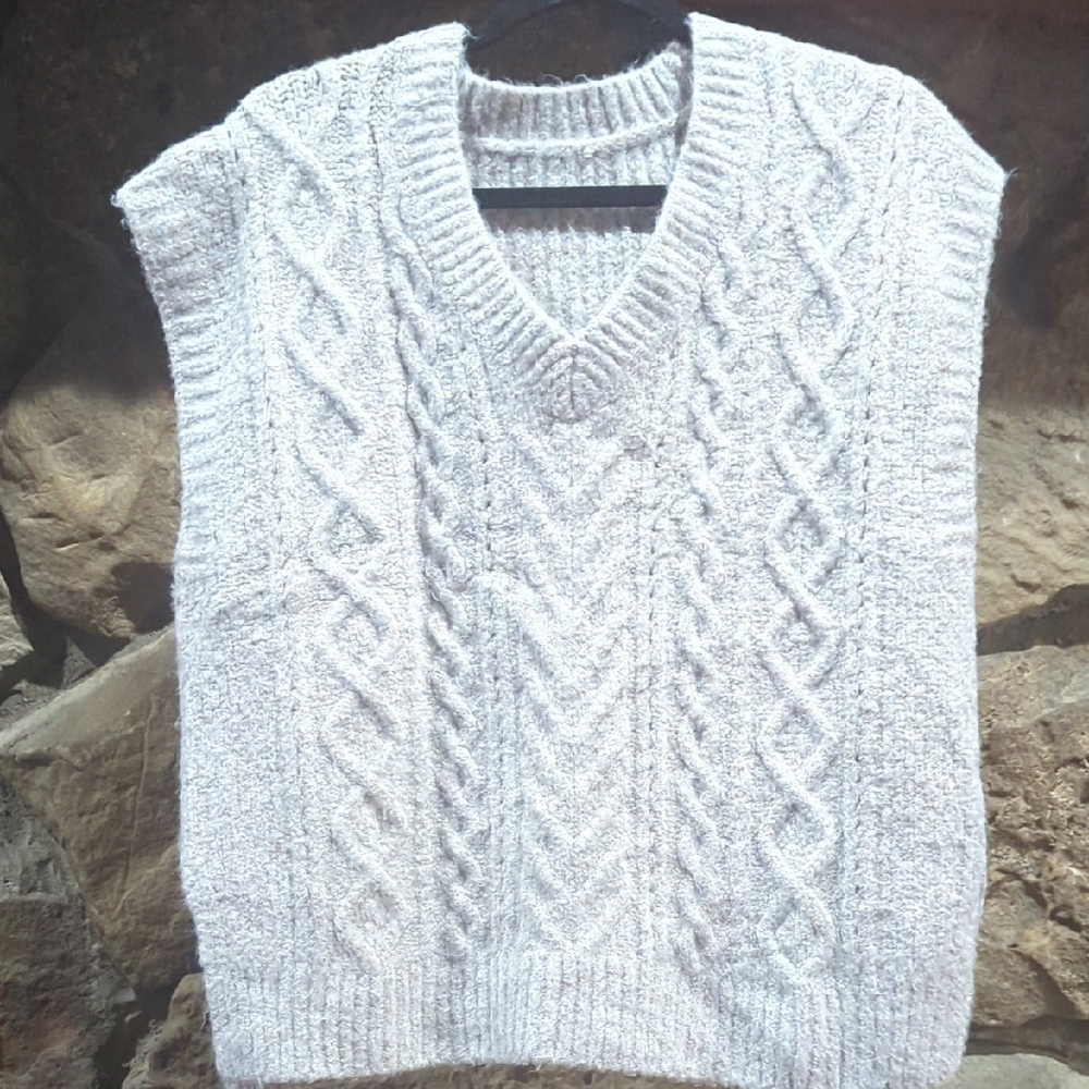 Cider Women's Cable Knit Sweater Vest - Cream